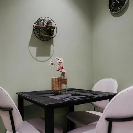 Elite * ティラナ