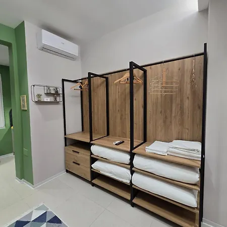 Elite * ティラナ